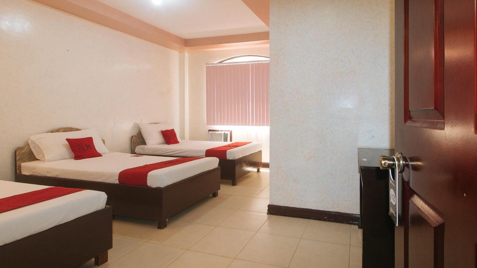 Reddoorz At Coco Grove Tourist Inn Panglao Dış mekan fotoğraf