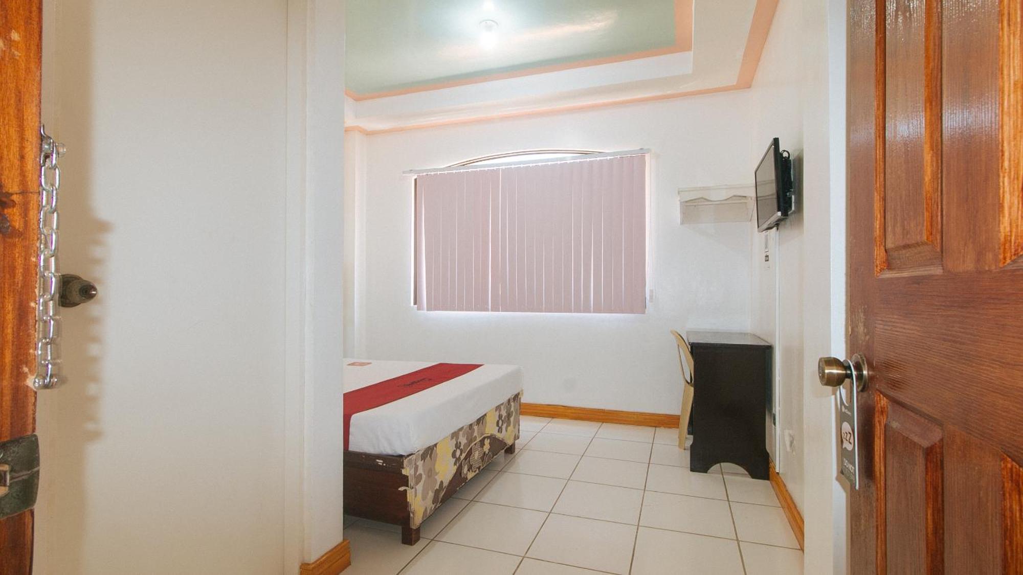 Reddoorz At Coco Grove Tourist Inn Panglao Dış mekan fotoğraf