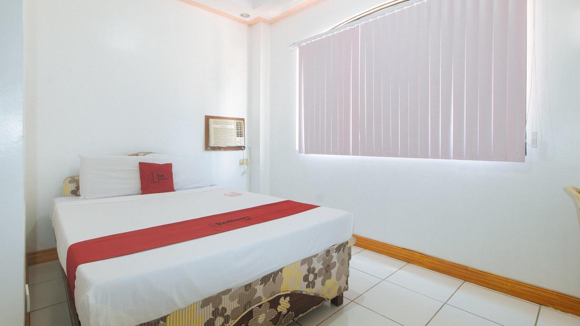 Reddoorz At Coco Grove Tourist Inn Panglao Dış mekan fotoğraf