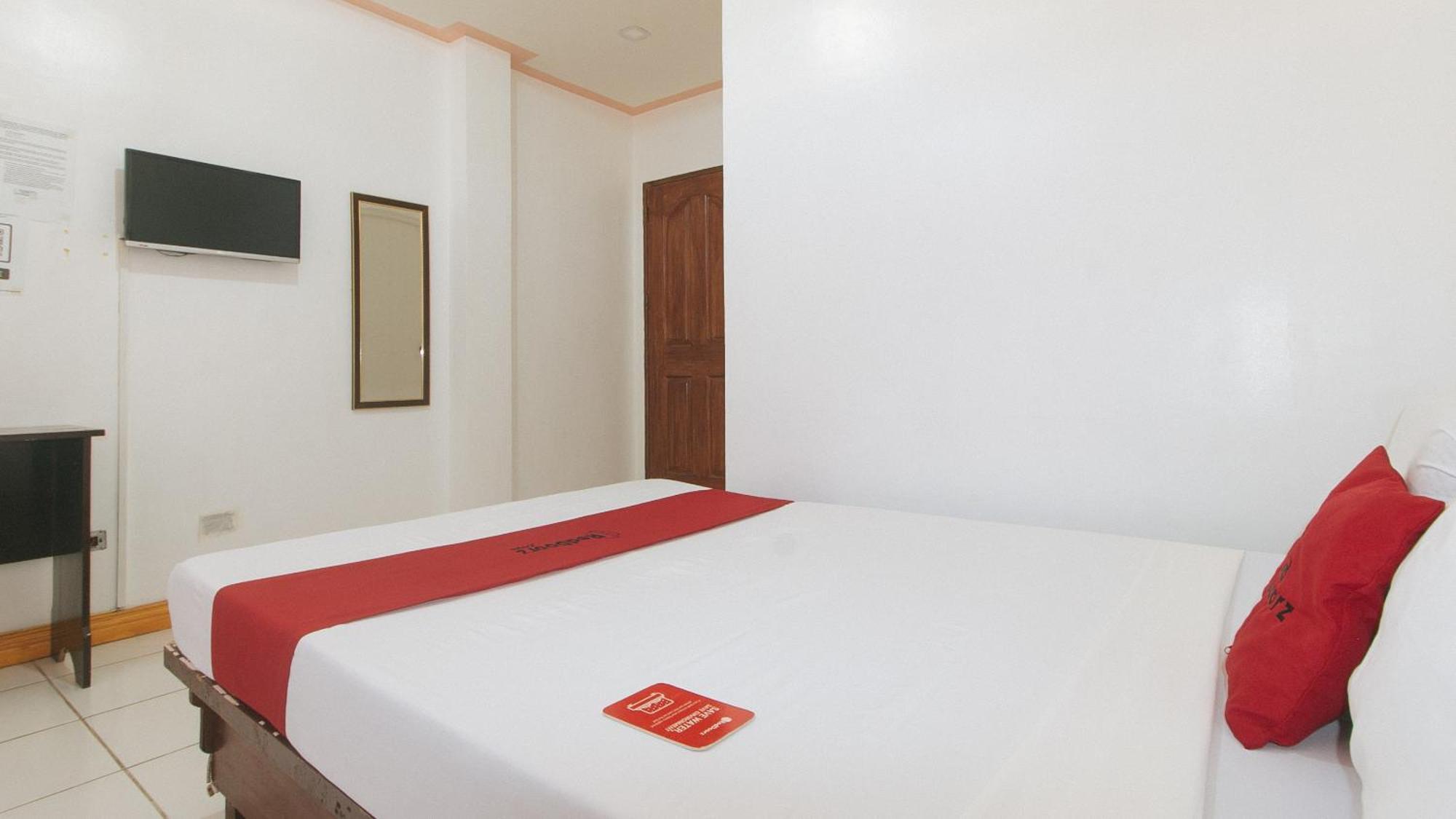 Reddoorz At Coco Grove Tourist Inn Panglao Dış mekan fotoğraf