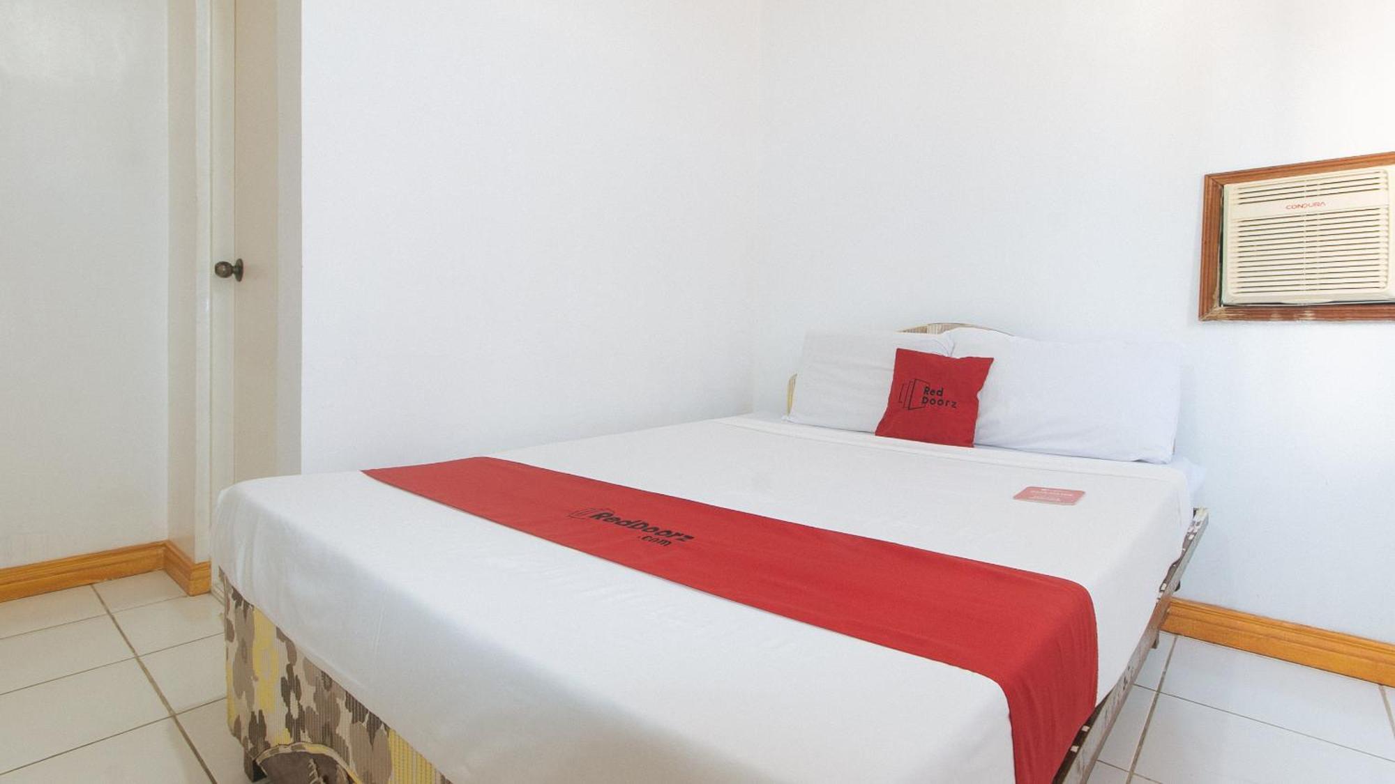Reddoorz At Coco Grove Tourist Inn Panglao Dış mekan fotoğraf