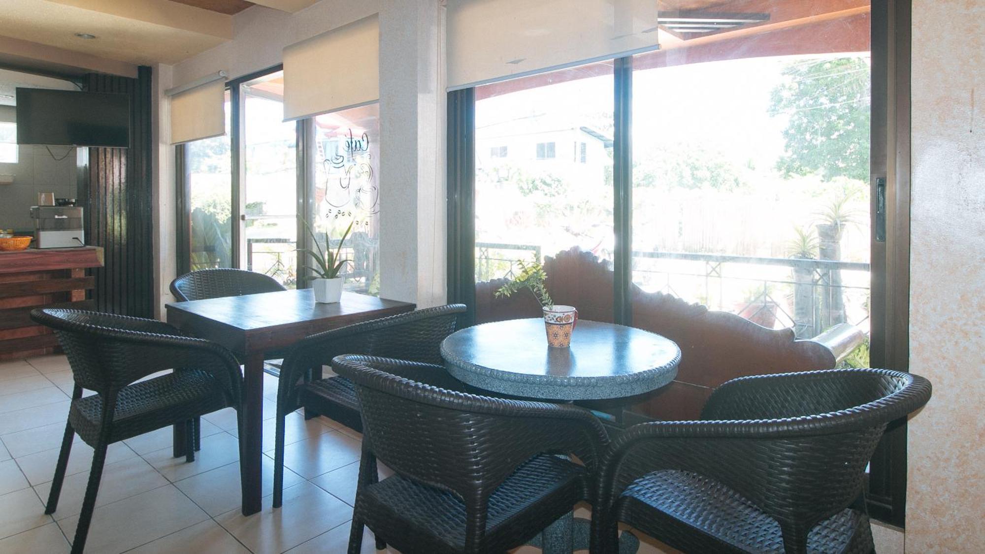 Reddoorz At Coco Grove Tourist Inn Panglao Dış mekan fotoğraf