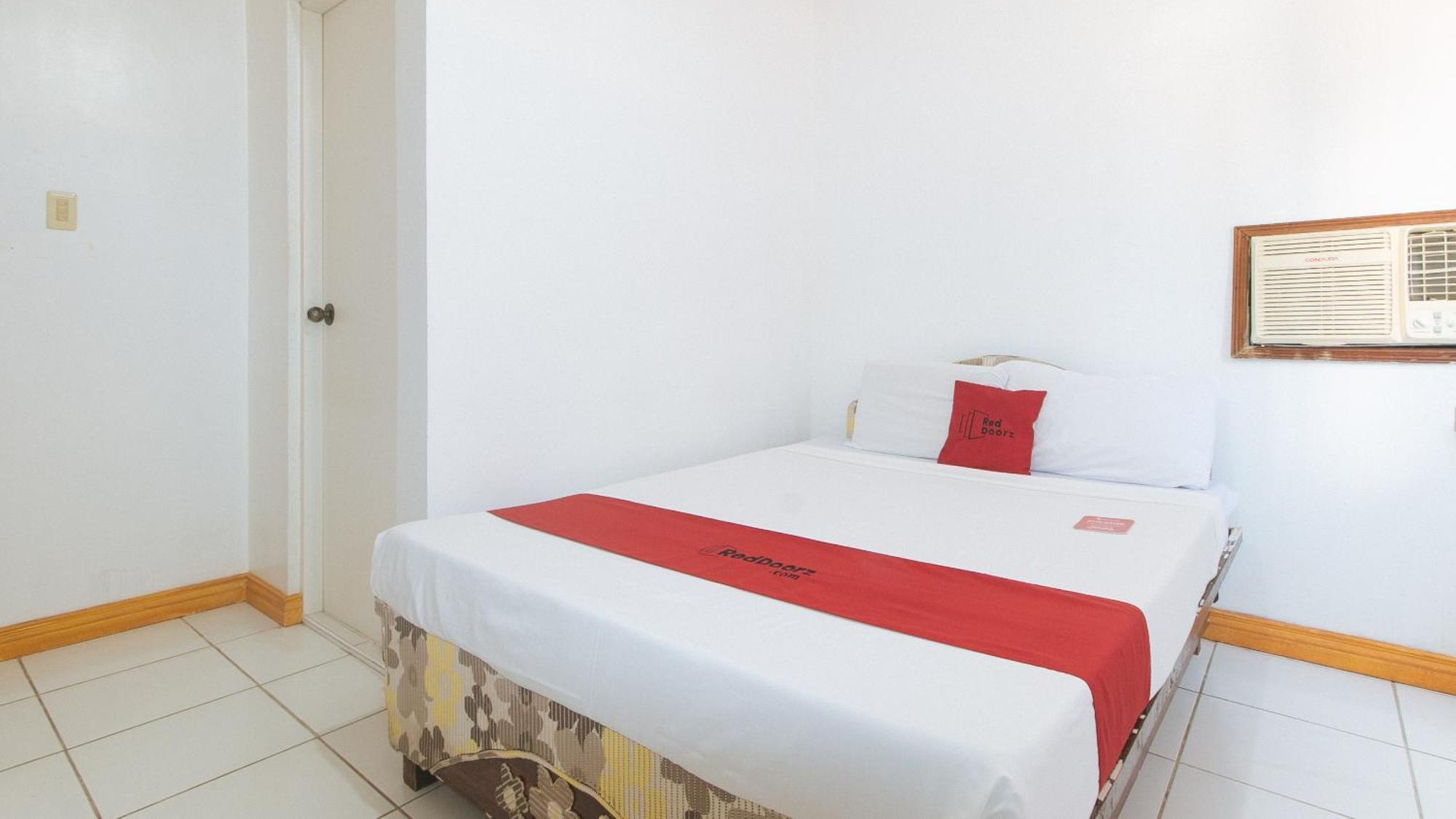 Reddoorz At Coco Grove Tourist Inn Panglao Dış mekan fotoğraf